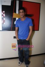 Shahrukh Khan at Reebok and bollywoodhungama.com meets the My Name Is Khan online contest winners in Mannat on 23rd March 2010 (30).JPG